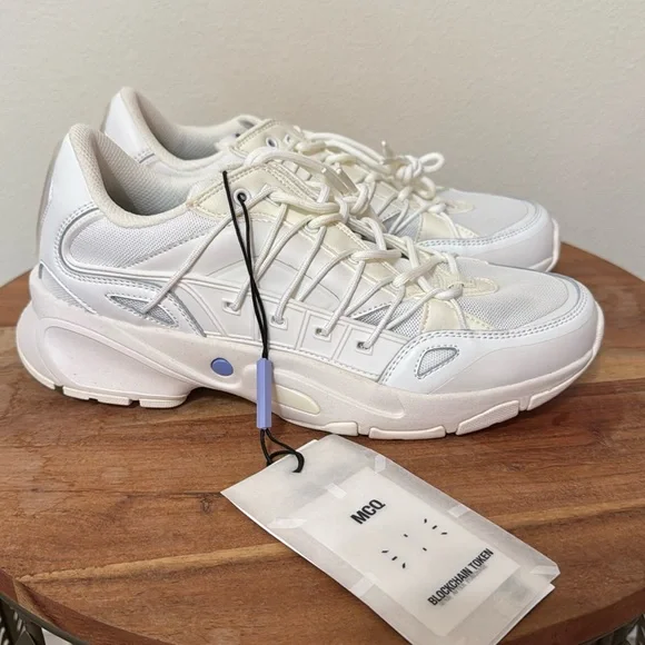 MCQ BY ALEXANDER MCQUEEN Ico Aratana Sneakers In White - Picture 4 of 11
